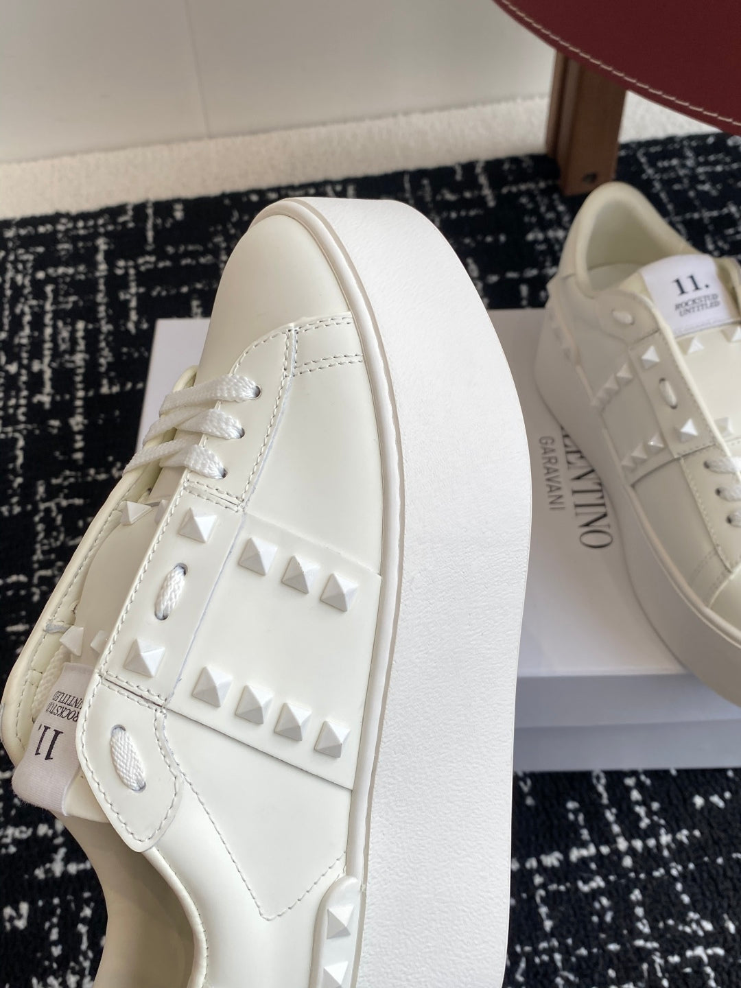 LuxluxHouse Best Quality Shoes Valentino