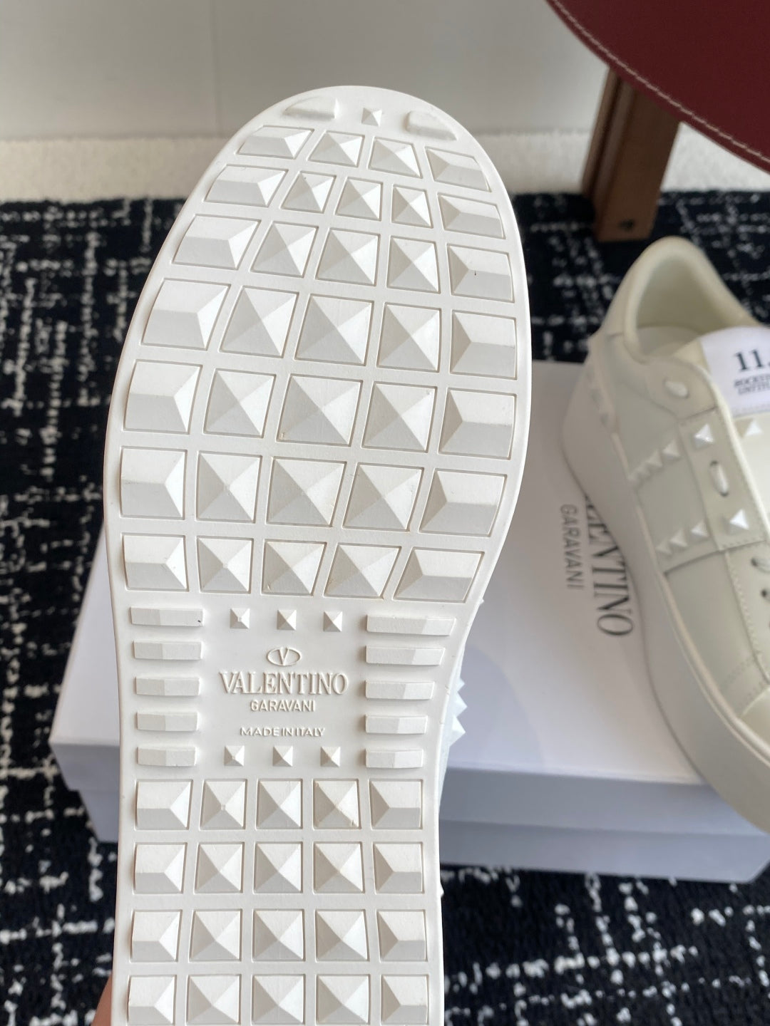 LuxluxHouse Best Quality Shoes Valentino