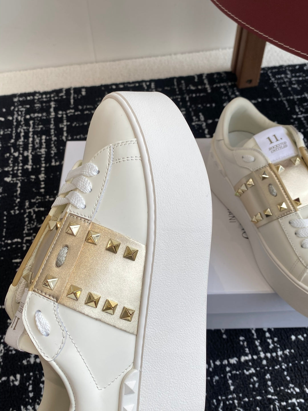 LuxluxHouse Best Quality Shoes Valentino