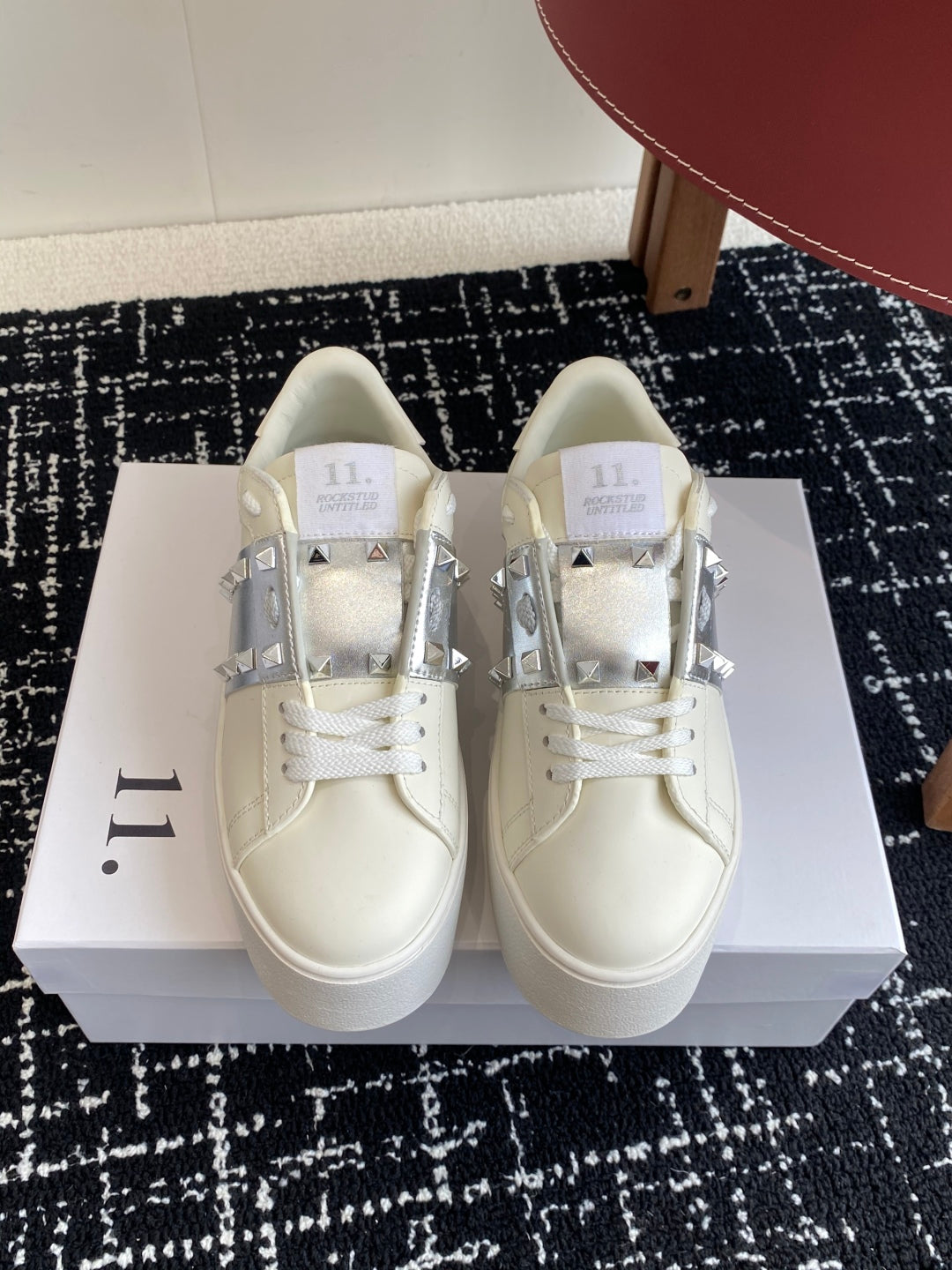 LuxluxHouse Best Quality Shoes Valentino