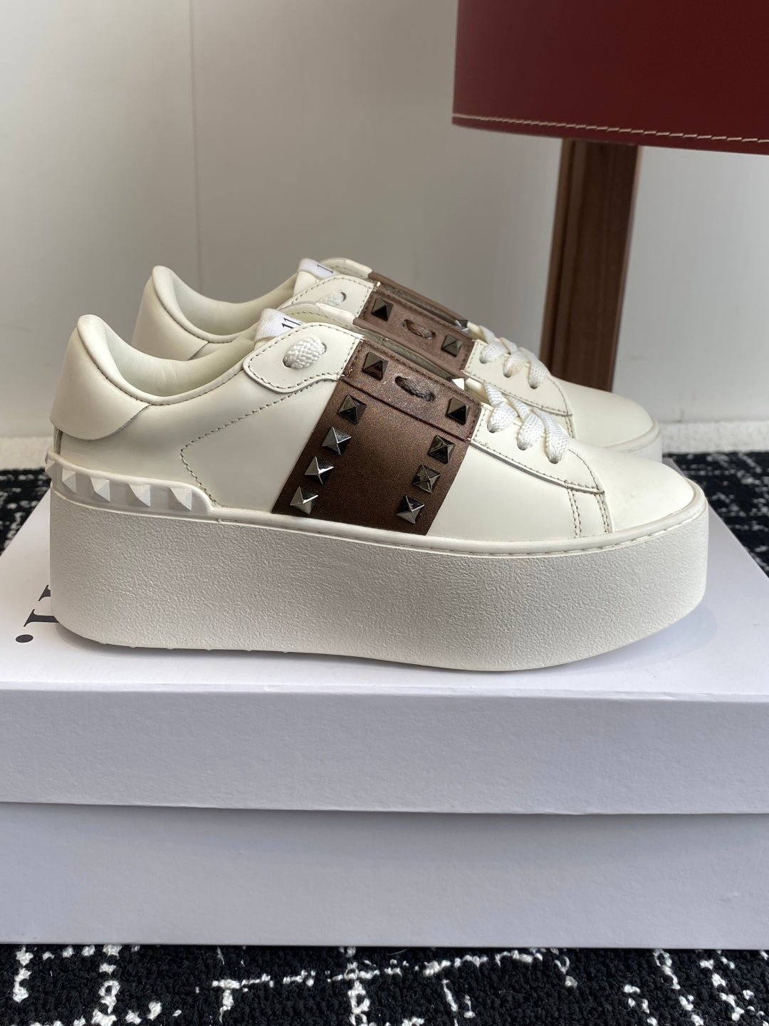 LuxluxHouse Best Quality Shoes Valentino