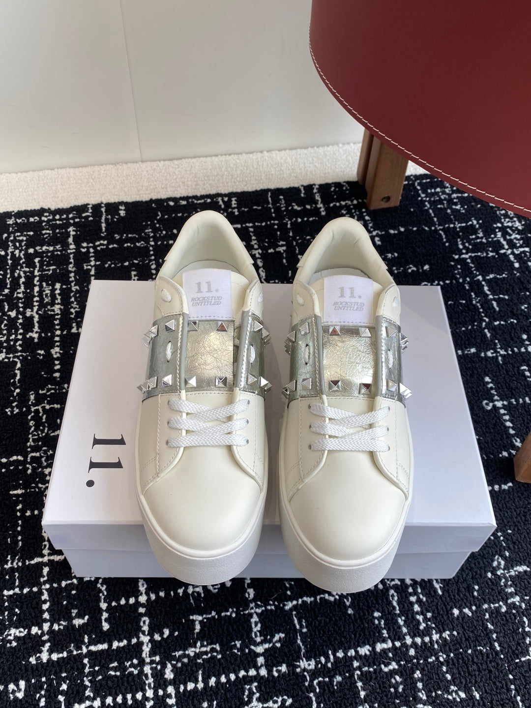 LuxluxHouse Best Quality Shoes Valentino