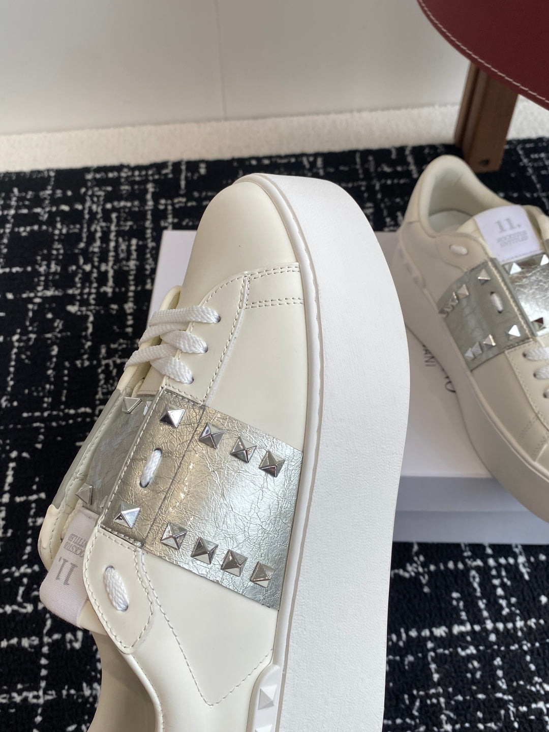 LuxluxHouse Best Quality Shoes Valentino