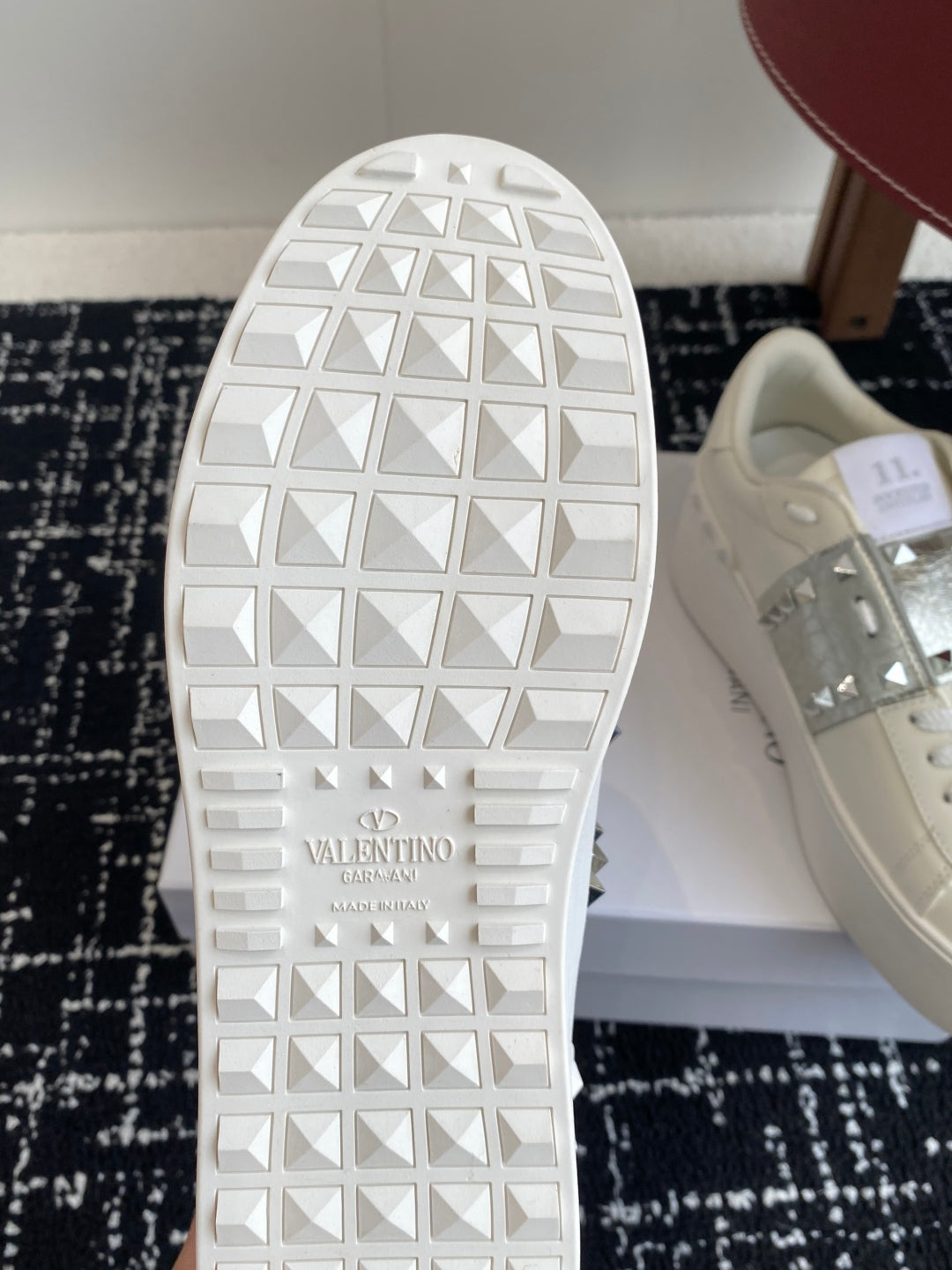 LuxluxHouse Best Quality Shoes Valentino