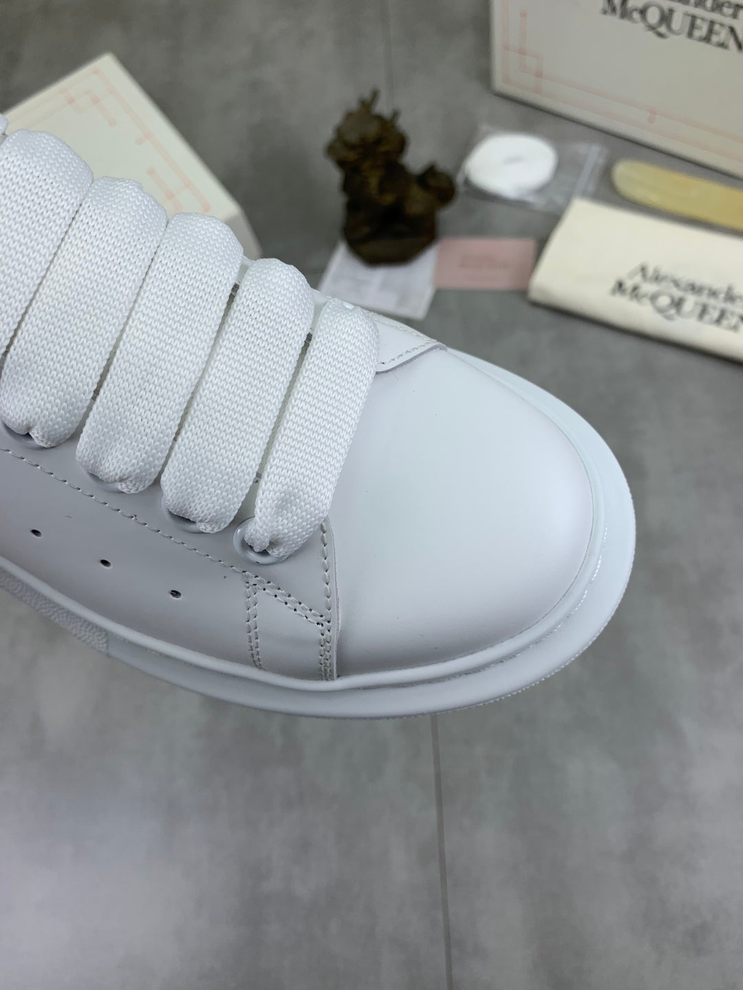 LuxluxHouse Best Quality Shoes Alexander McQueen