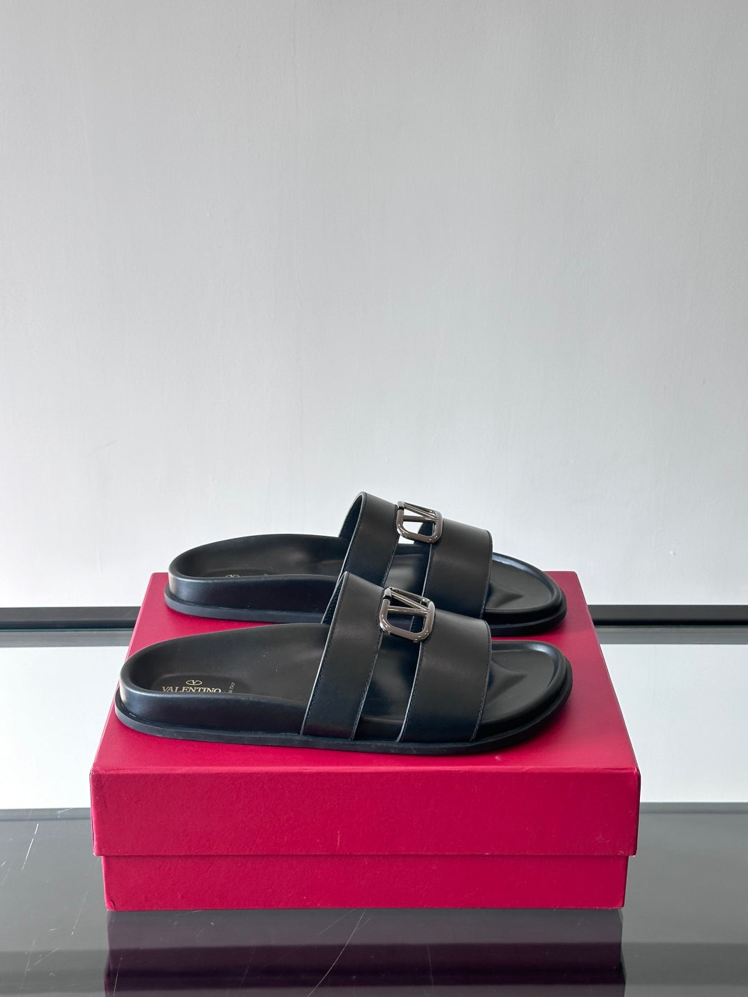 LuxluxHouse Best Quality Sandals Valentino