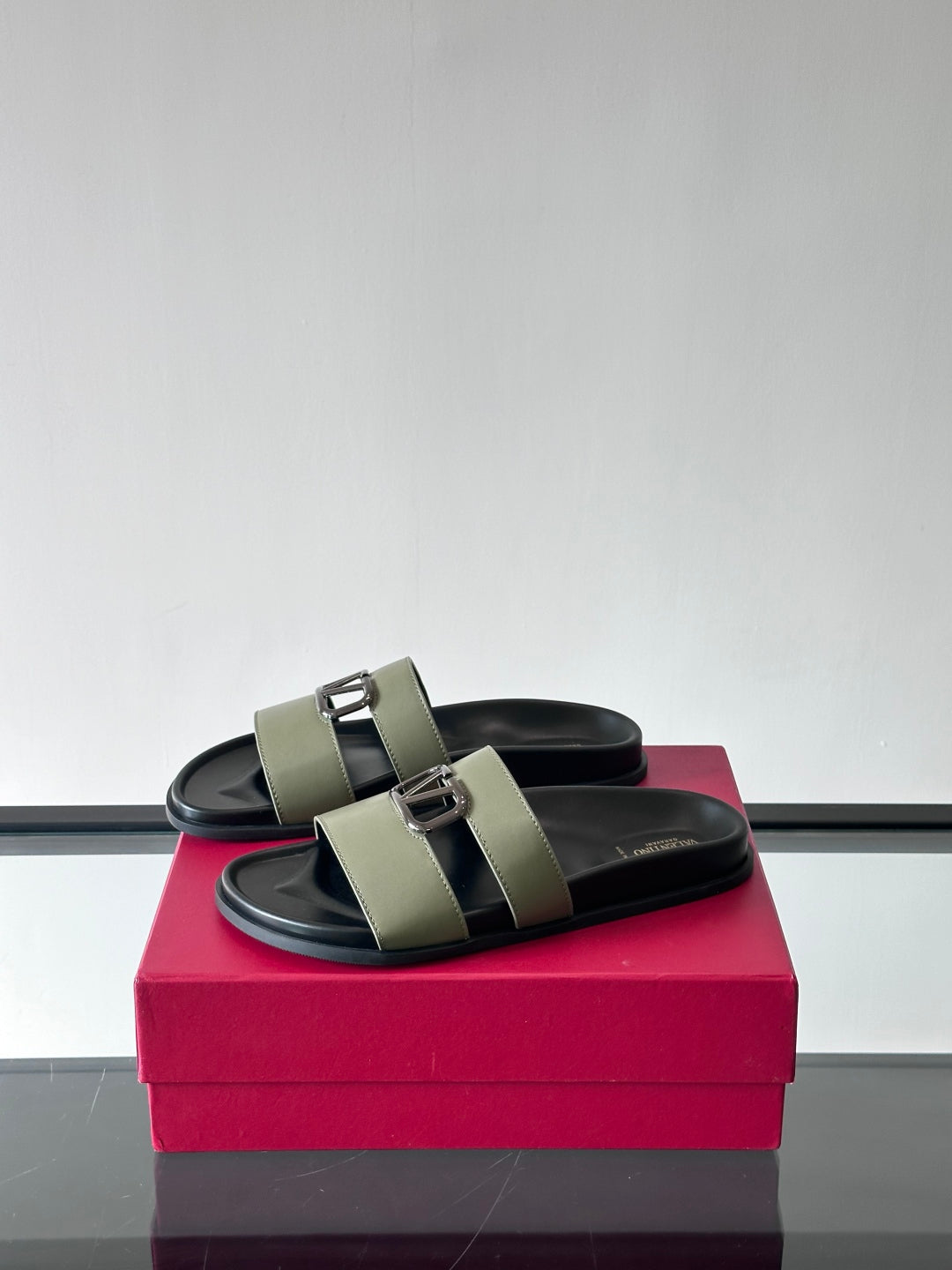 LuxluxHouse Best Quality Sandals Valentino