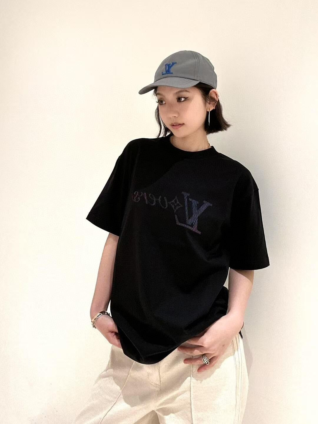 LuxluxHouse Best Quality Clothes T-shirt Louis Vuitton