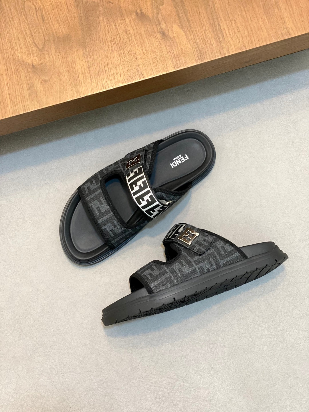 LuxluxHouse Best Quality Sandals Fendi