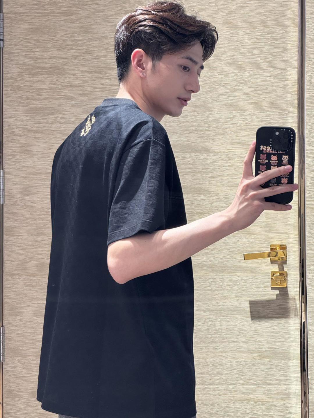 LuxluxHouse Best Quality Clothes T-shirt Louis Vuitton