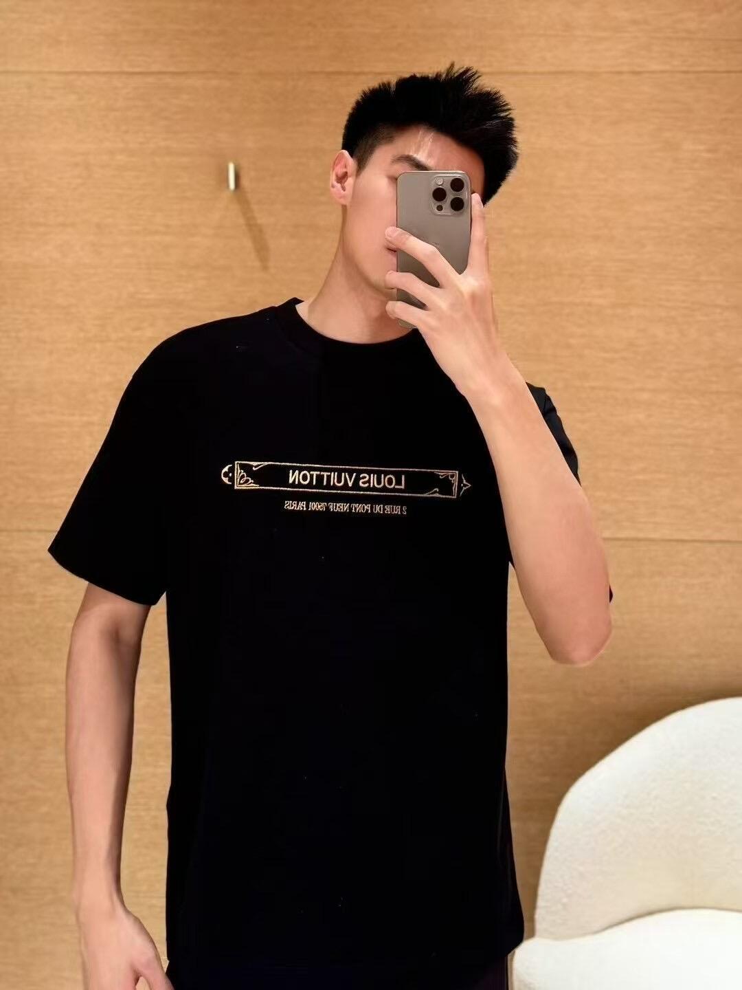 LuxluxHouse Best Quality Clothes T-shirt Louis Vuitton