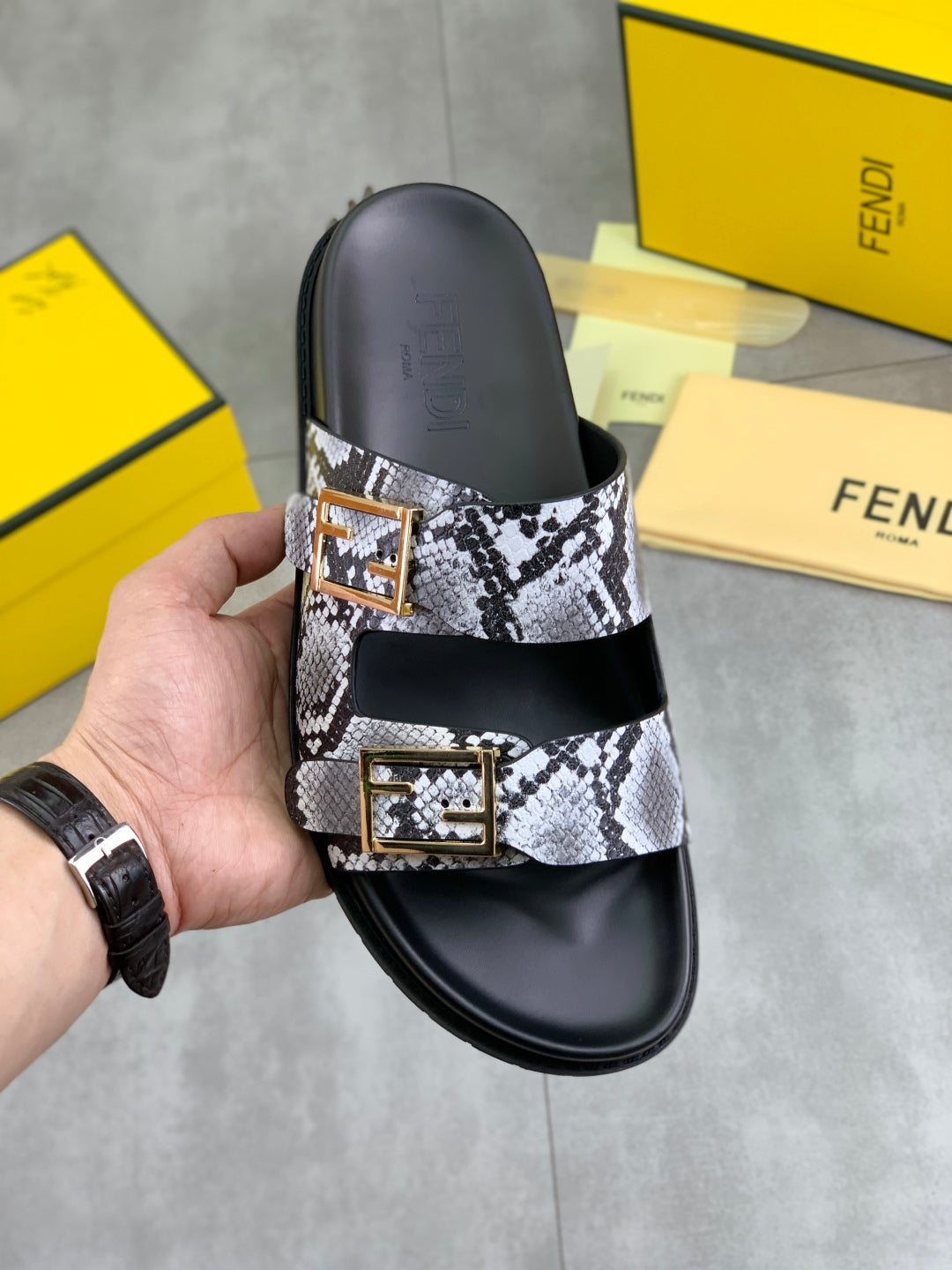 LuxluxHouse Best Quality Sandals Fendi
