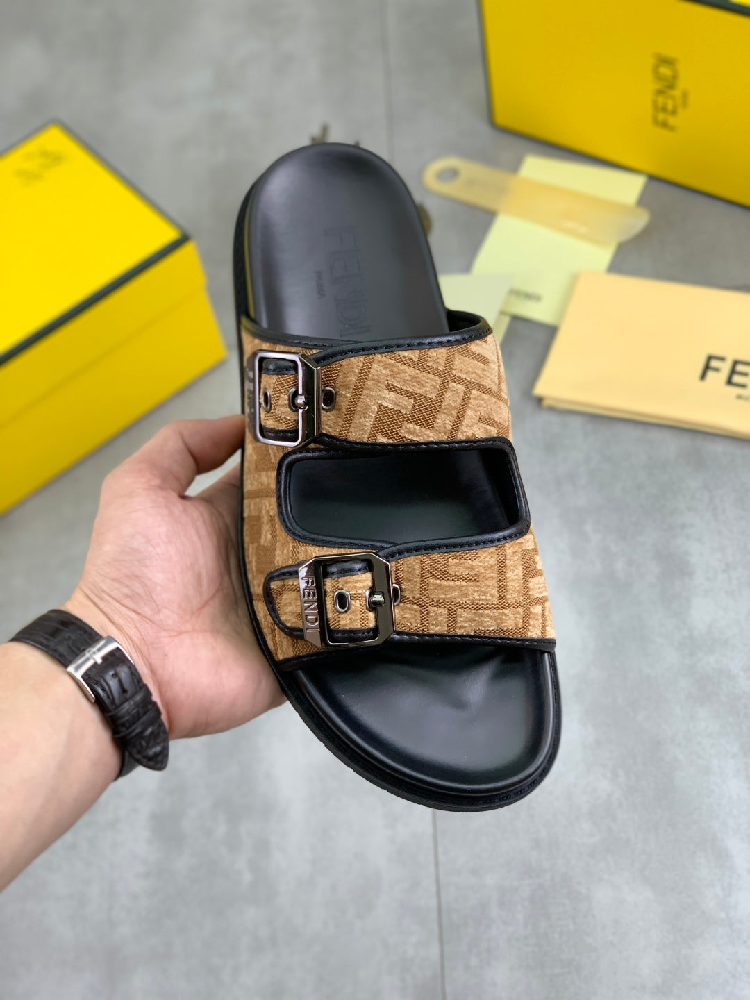 LuxluxHouse Best Quality Sandals Fendi
