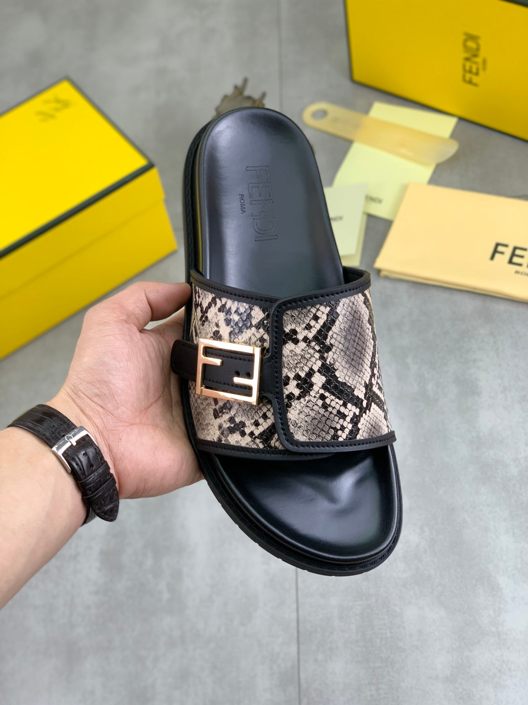 LuxluxHouse Best Quality Sandals Fendi