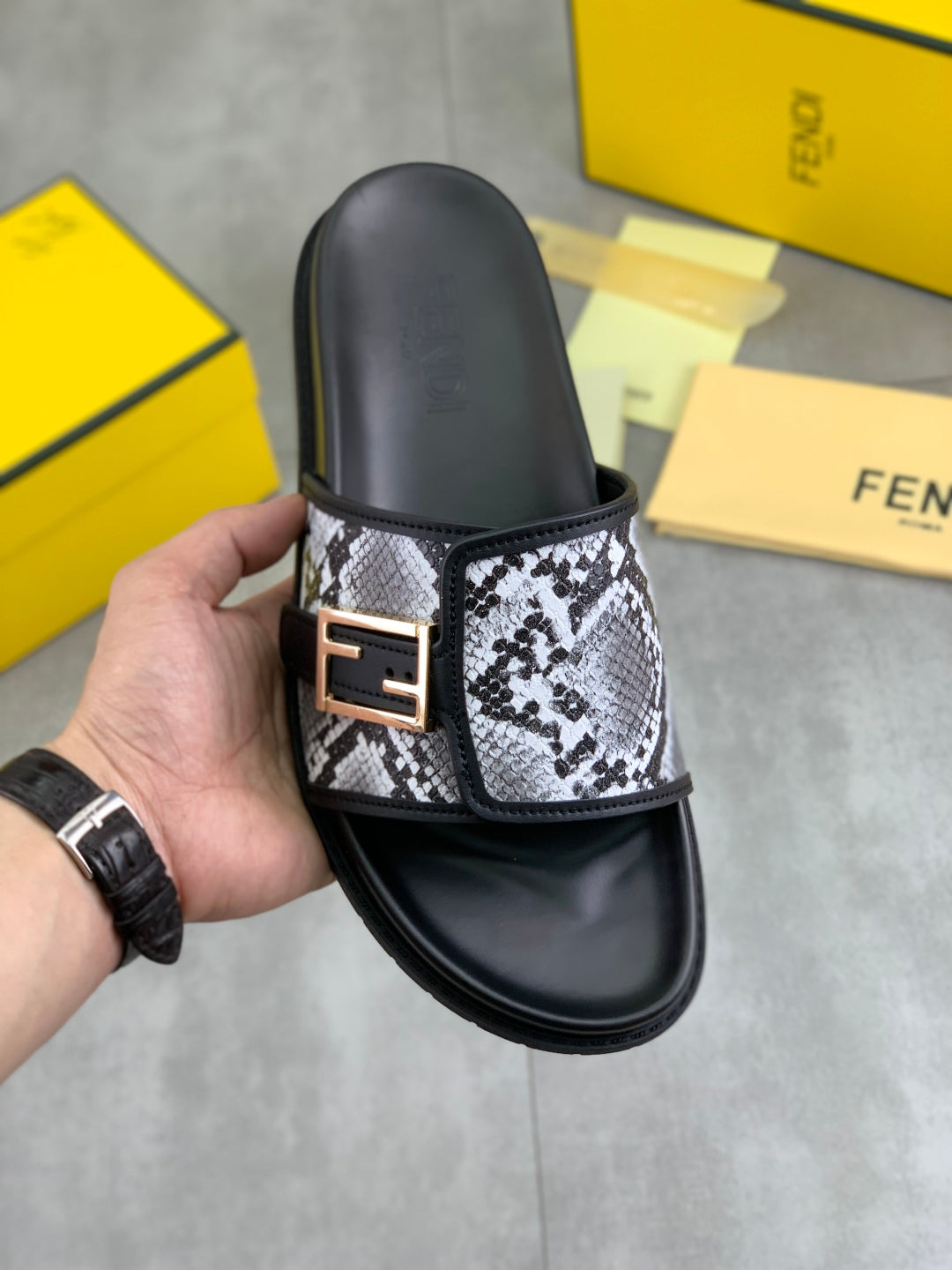 LuxluxHouse Best Quality Sandals Fendi