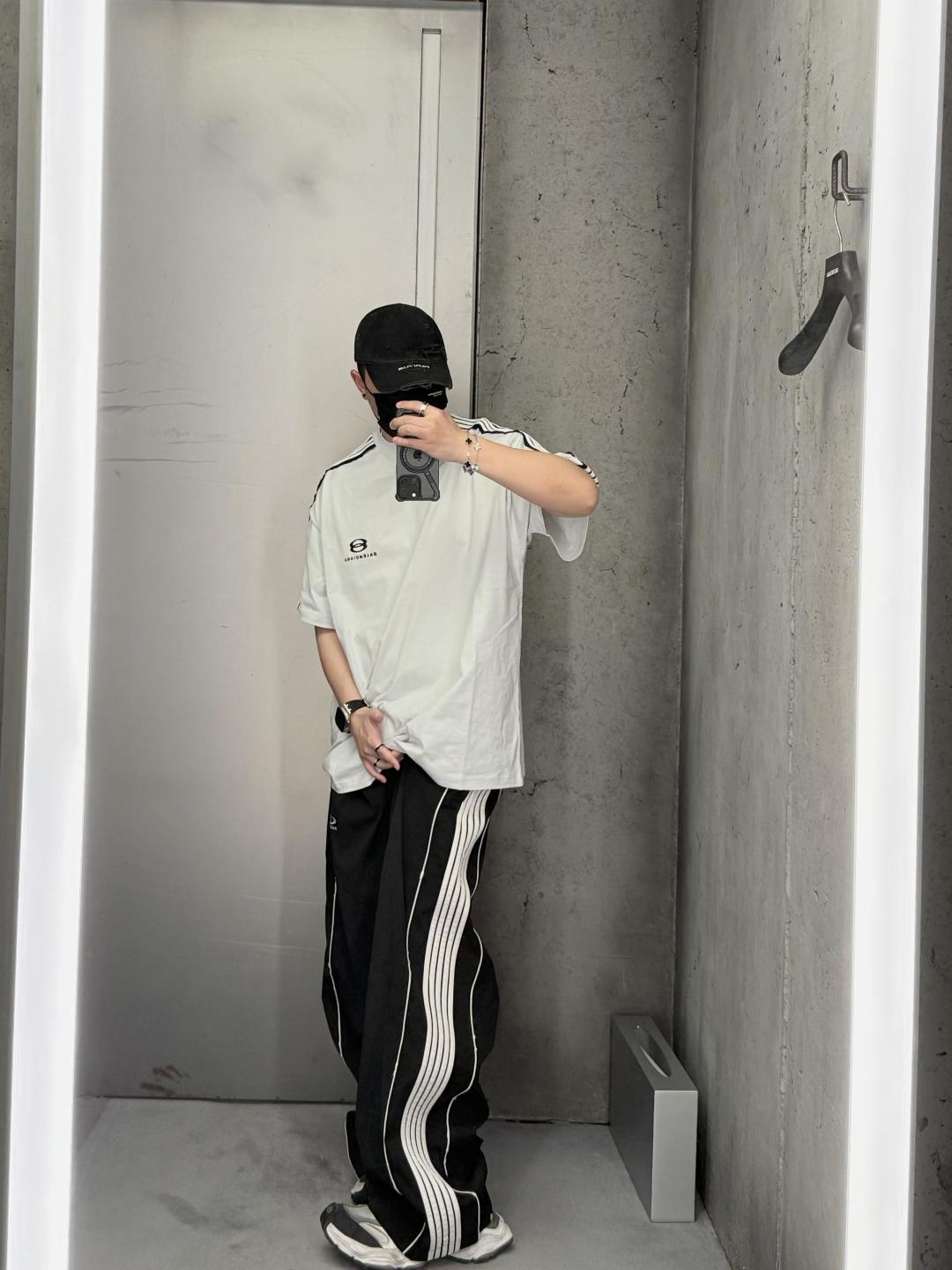 LuxluxHouse Best Quality Clothes Balenciaga T-shirt