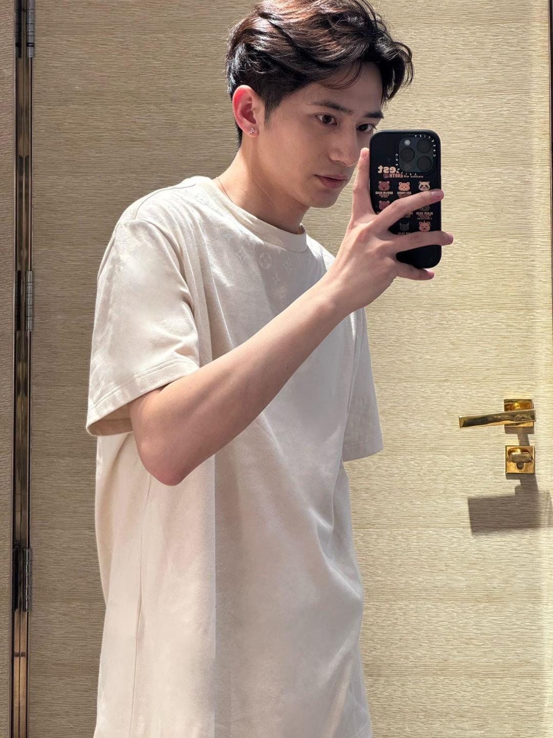 LuxluxHouse Best Quality Clothes T-shirt Louis Vuitton