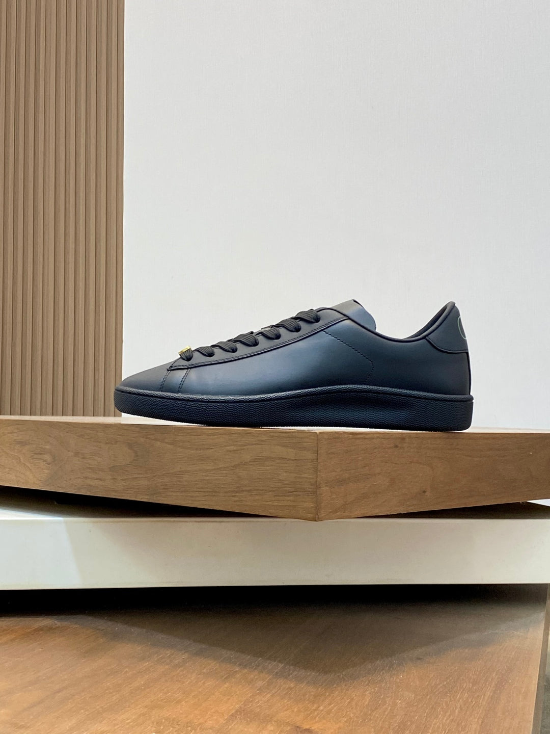 LuxluxHouse Best Quality Shoes Valentino