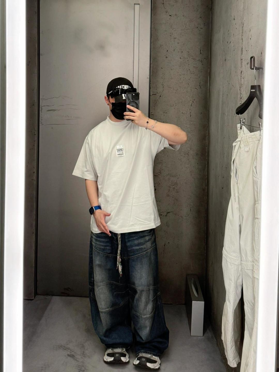 LuxluxHouse Best Quality Clothes Balenciaga T-shirt