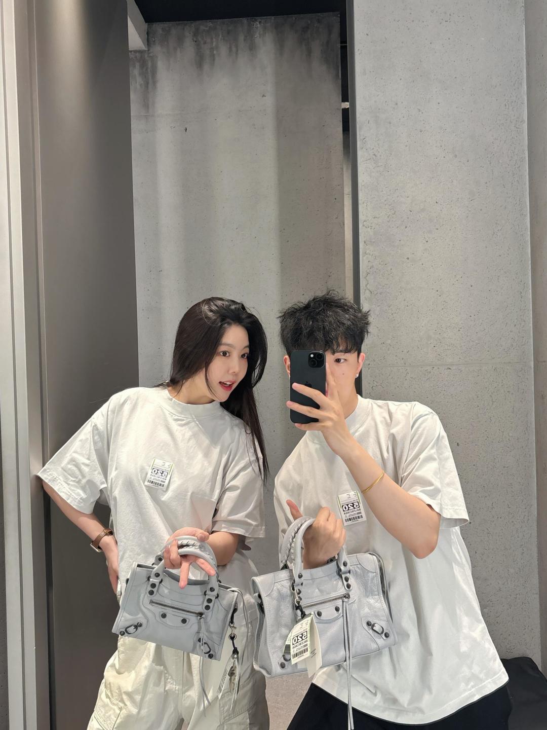 LuxluxHouse Best Quality Clothes Balenciaga T-shirt