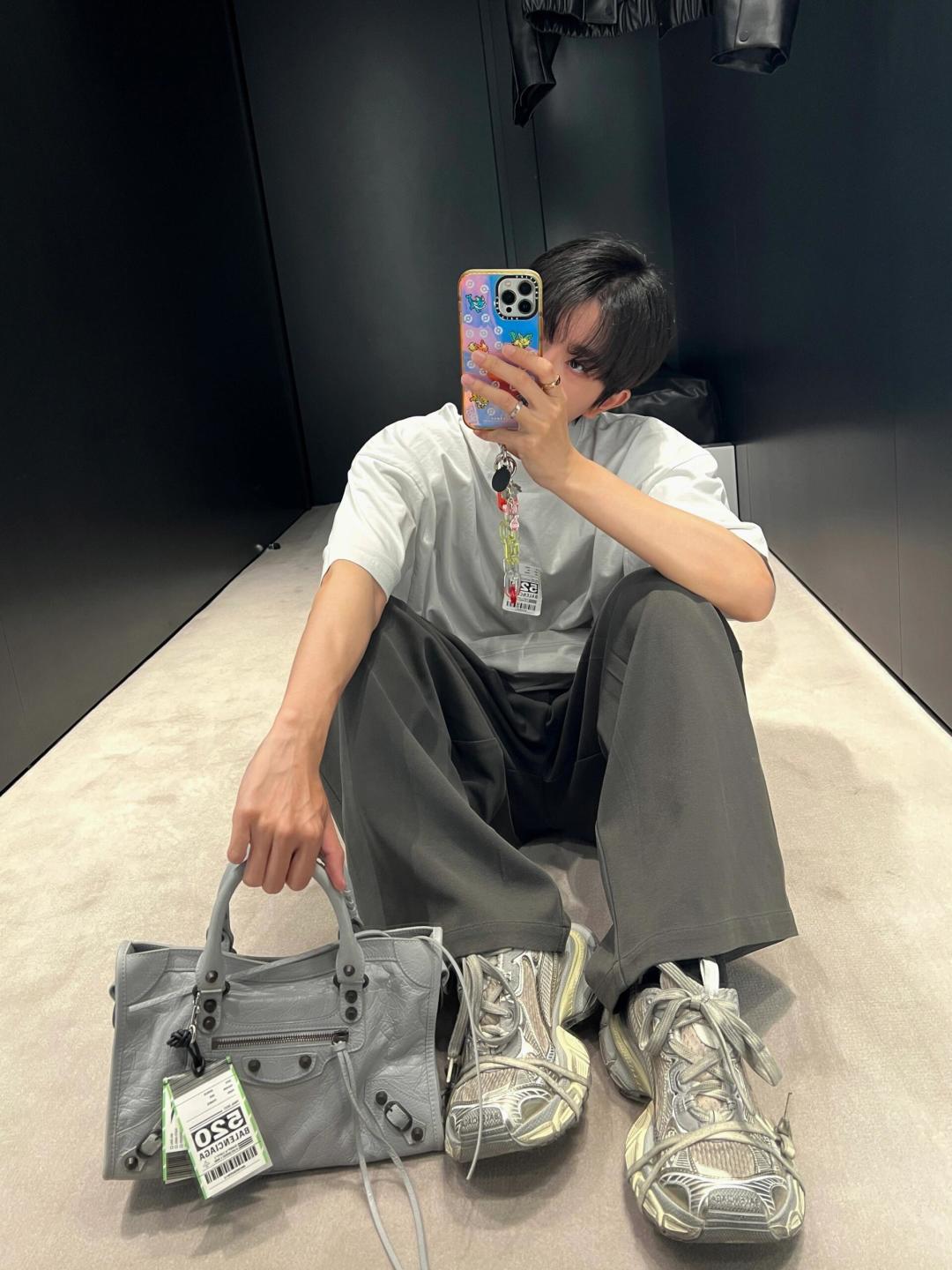 LuxluxHouse Best Quality Clothes Balenciaga T-shirt