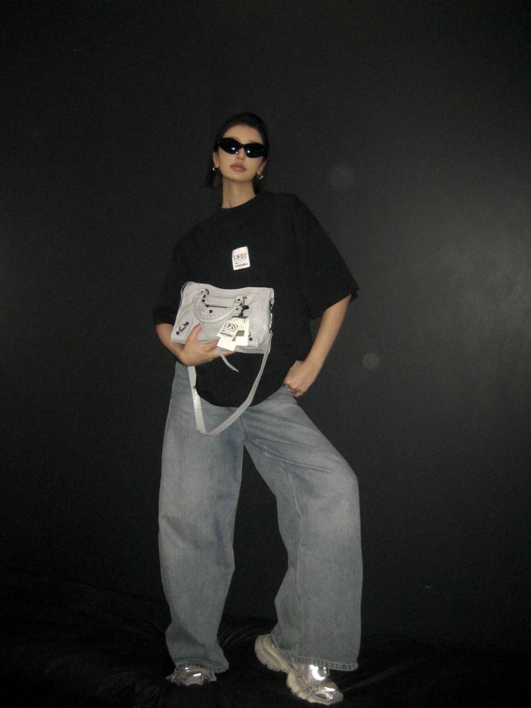 LuxluxHouse Best Quality Clothes Balenciaga T-shirt