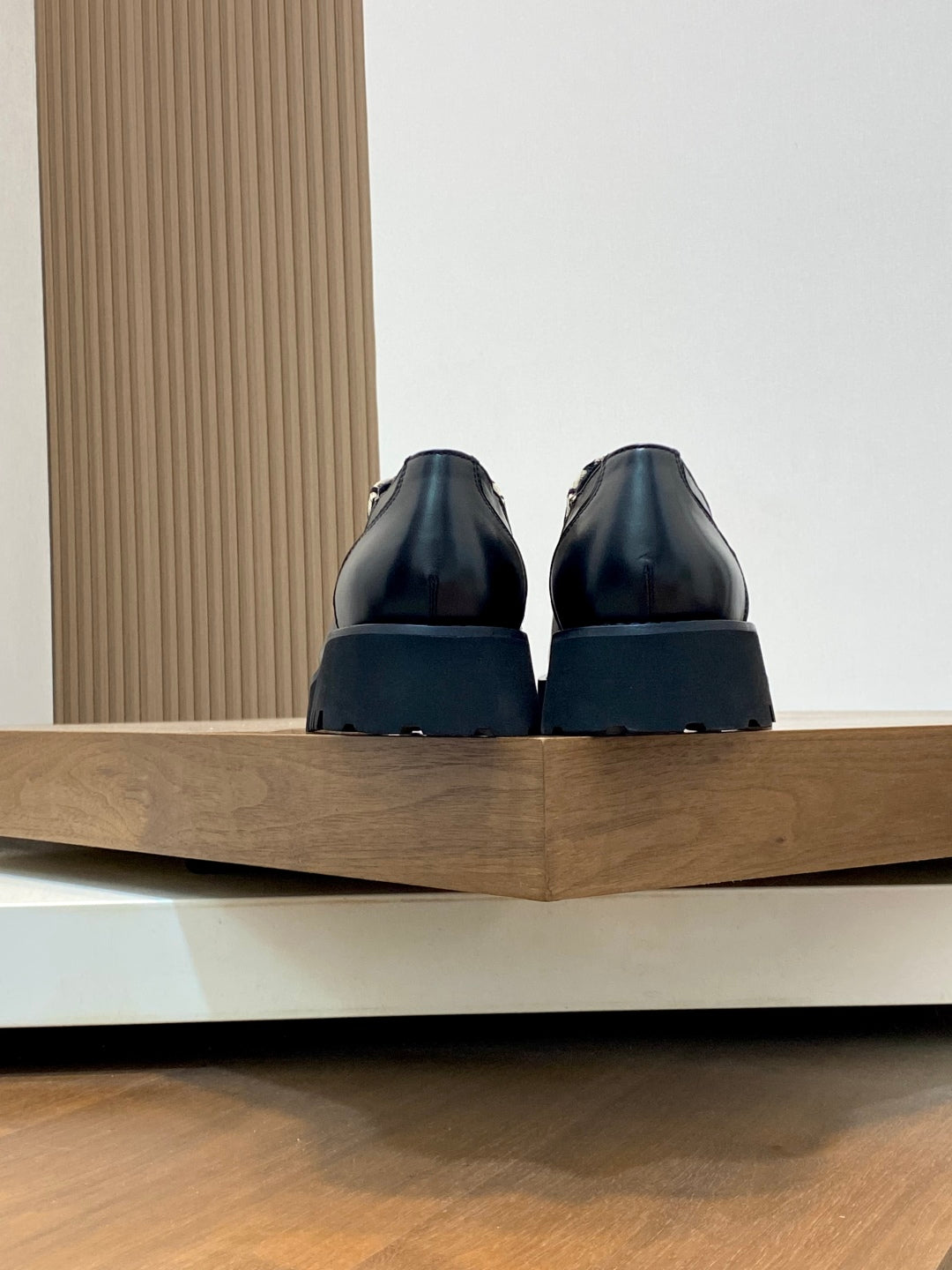 LuxluxHouse Best Quality Shoes Valentino