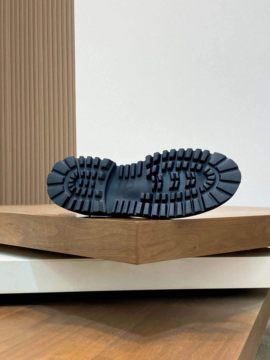 LuxluxHouse Best Quality Shoes Valentino