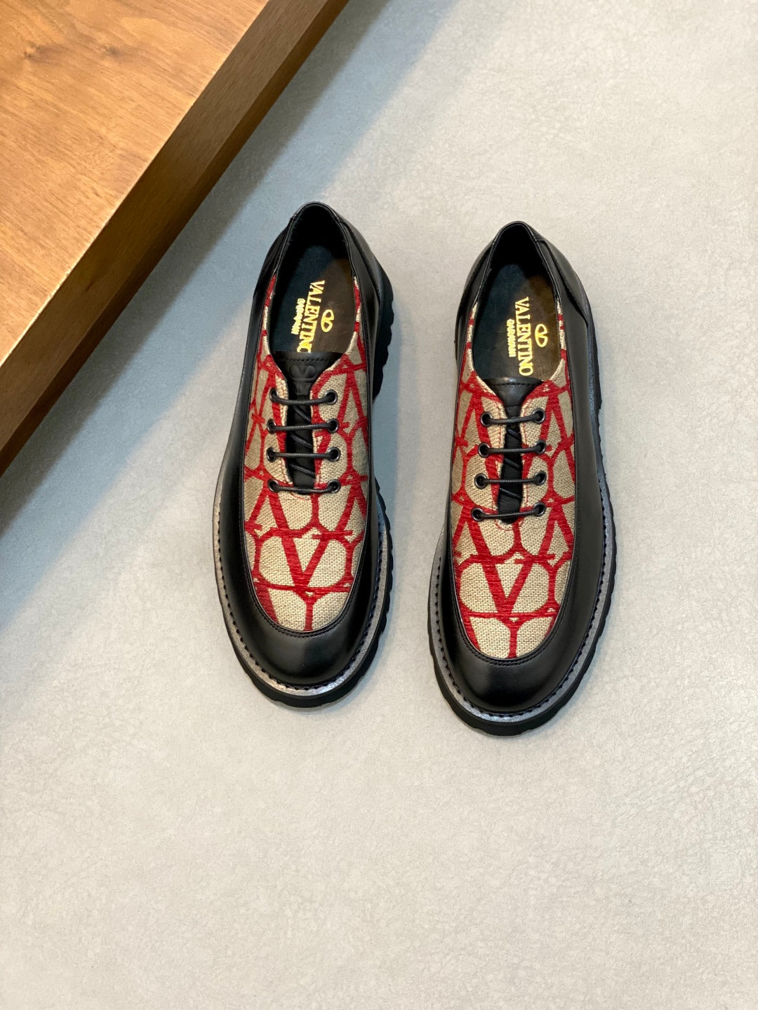 LuxluxHouse Best Quality Shoes Valentino