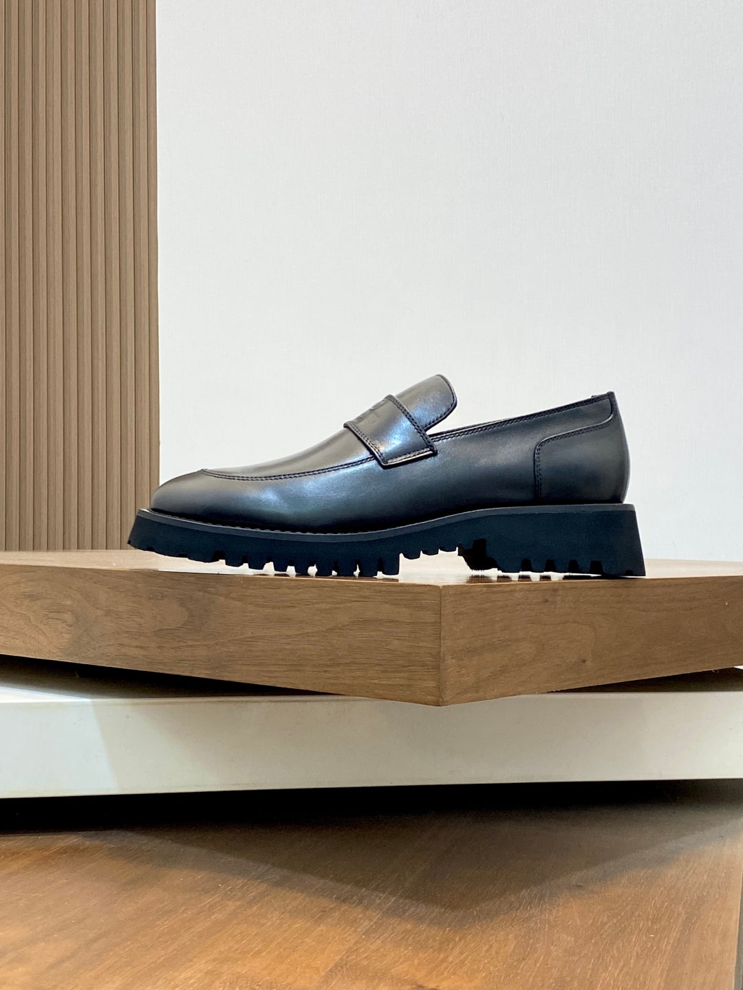 LuxluxHouse Best Quality Shoes Valentino