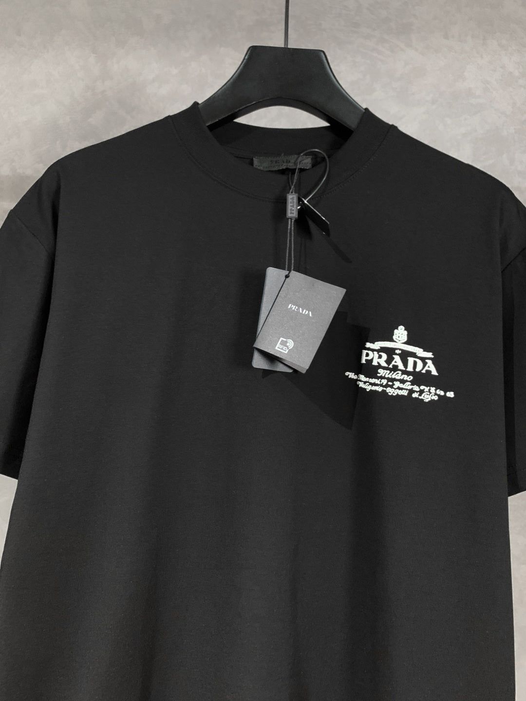 LuxluxHouse Best Quality Clothes T-shirt Prada