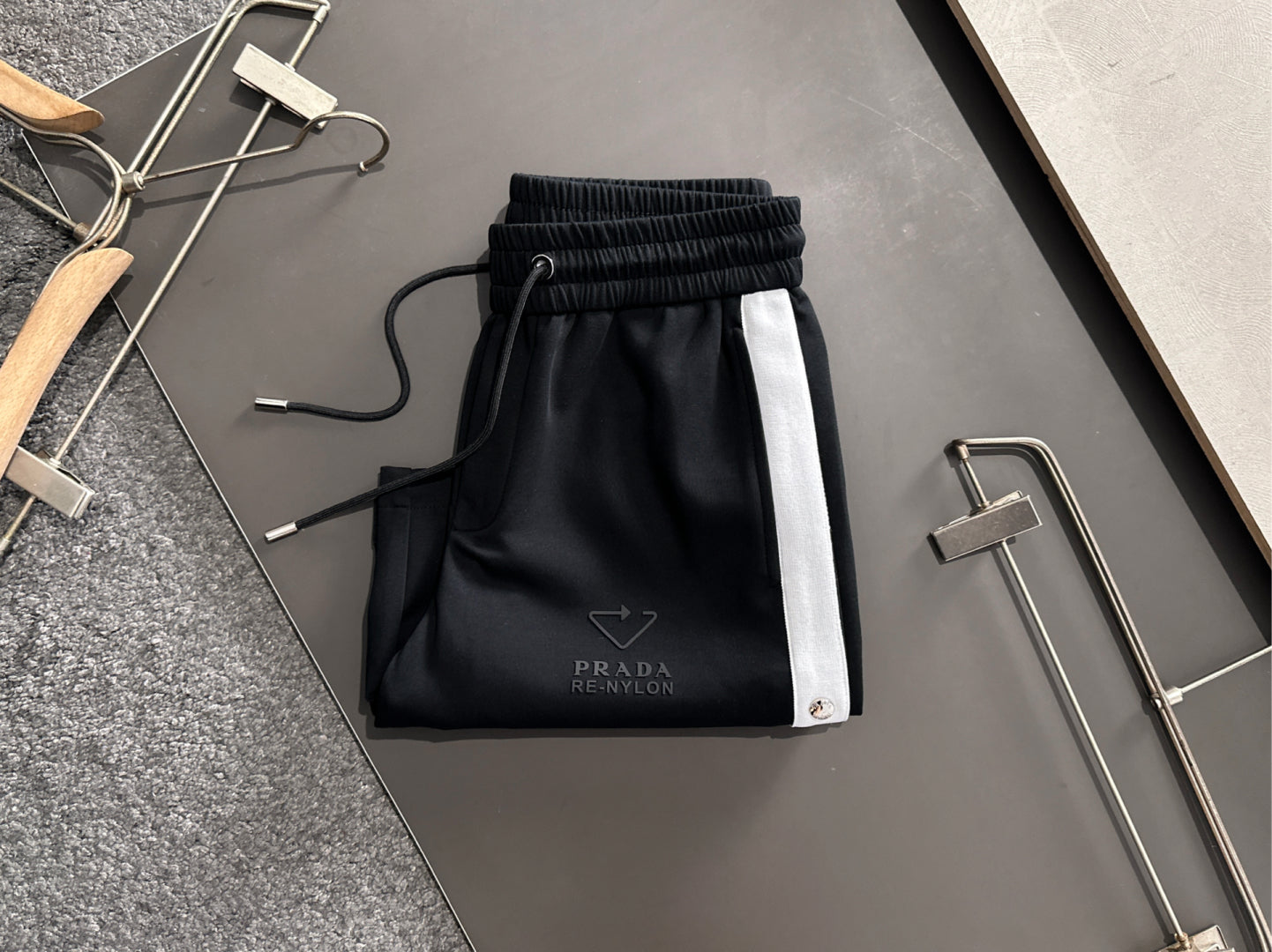 LuxluxHouse Best Quality Clothes Pants Prada