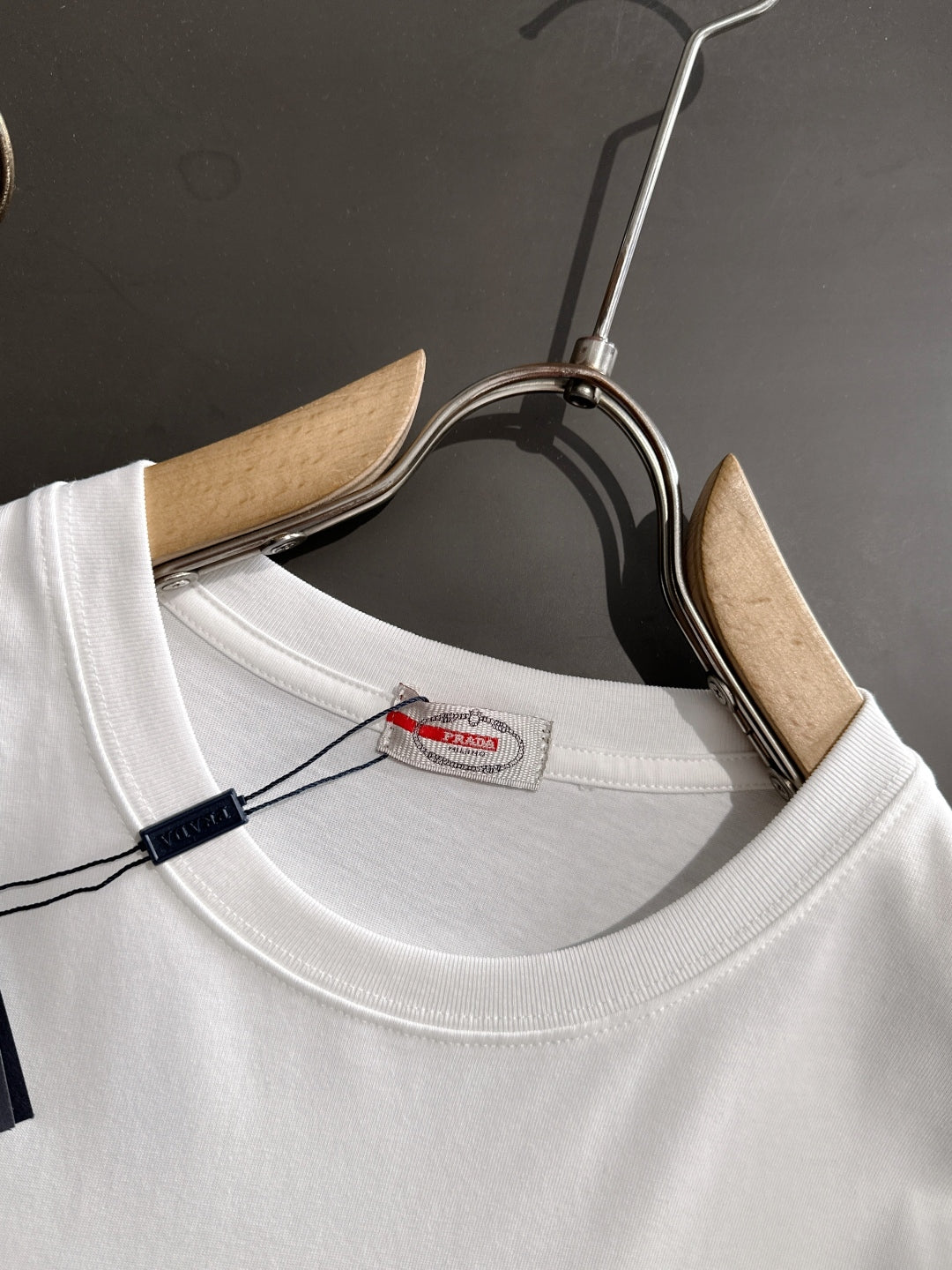 LuxluxHouse Best Quality Clothes T-shirt Prada