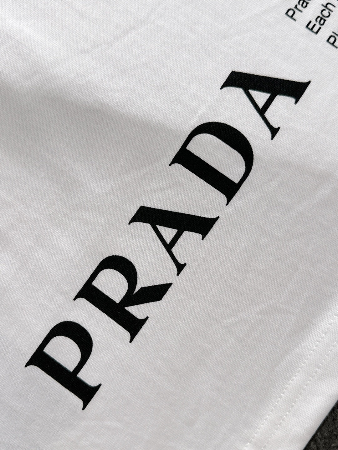 LuxluxHouse Best Quality Clothes T-shirt Prada