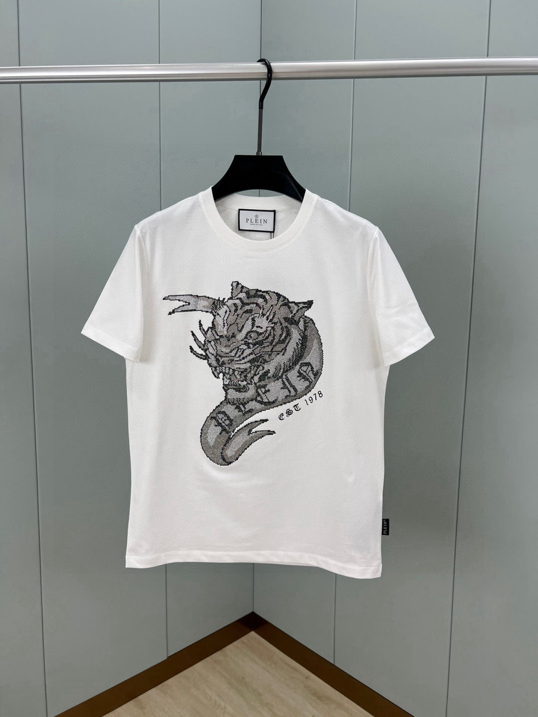LuxluxHouse Best Quality Clothes T-shirt