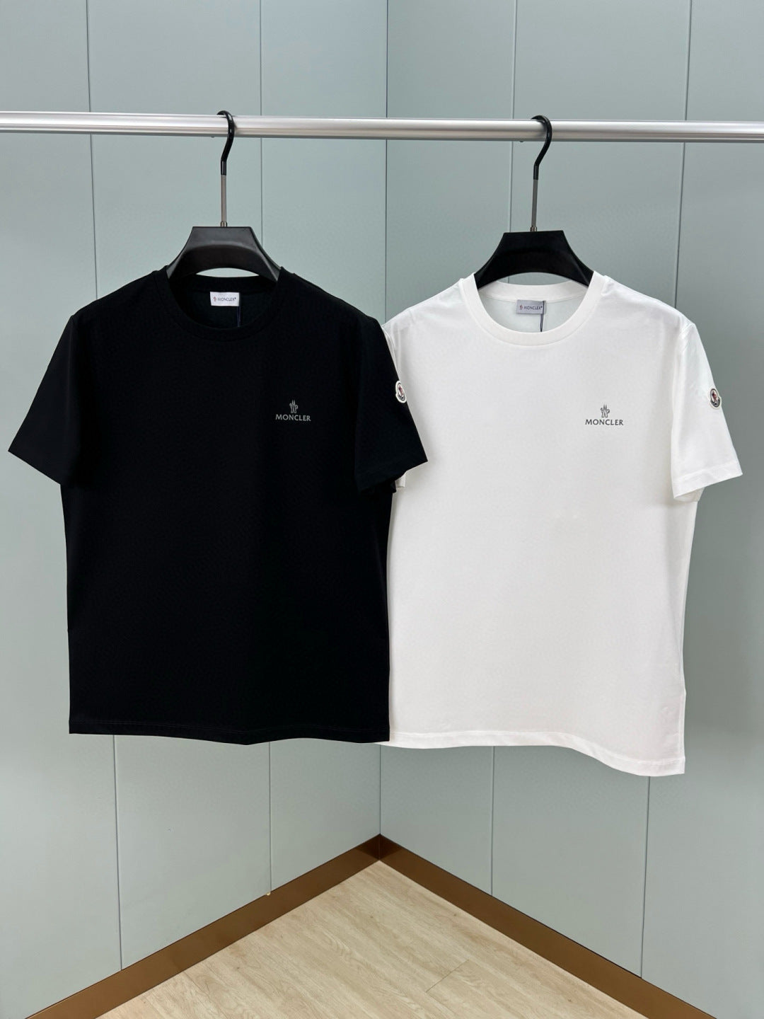 LuxluxHouse Best Quality Clothes T-shirt Moncler