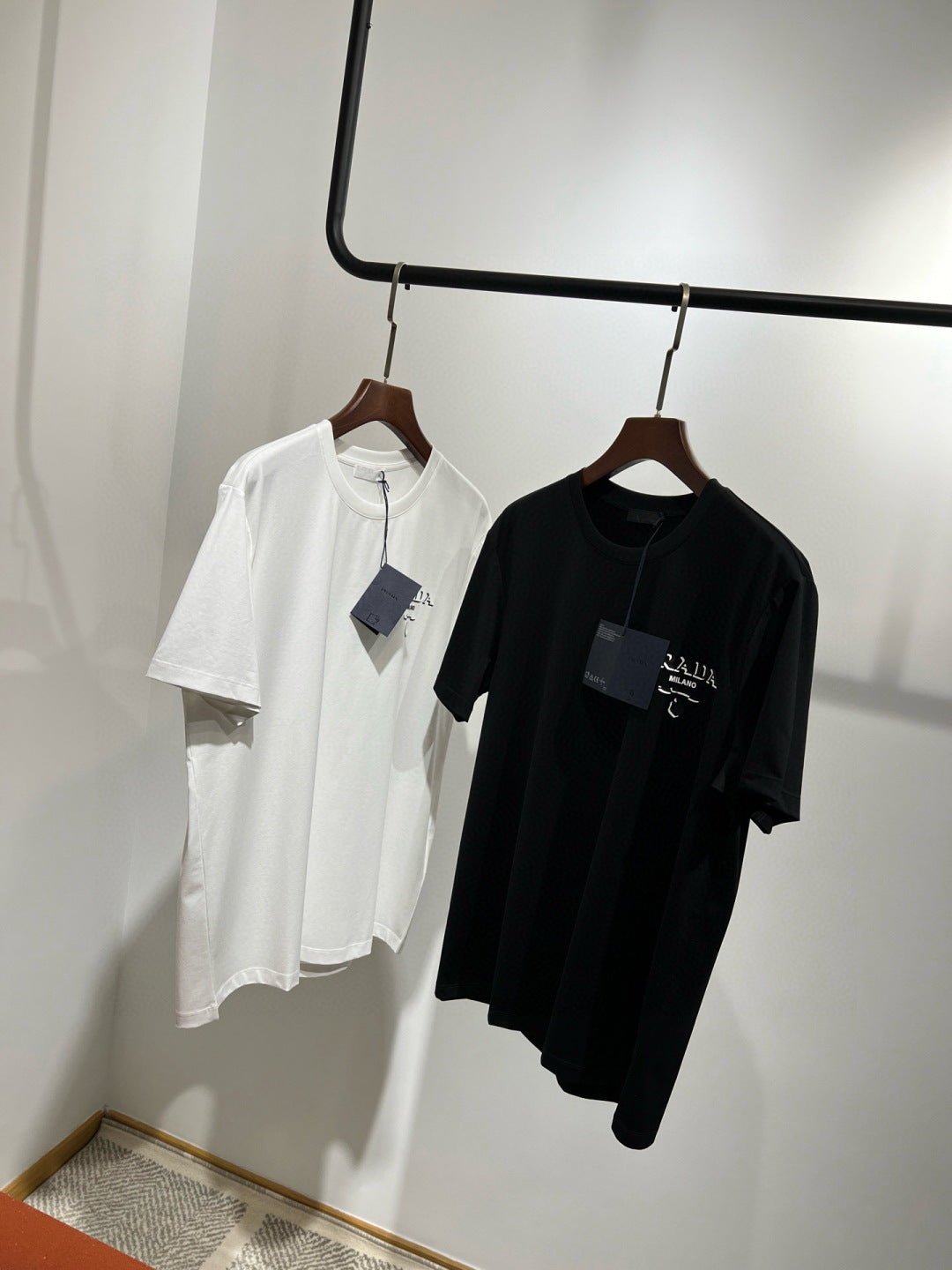 LuxluxHouse Best Quality Clothes T-shirt Prada