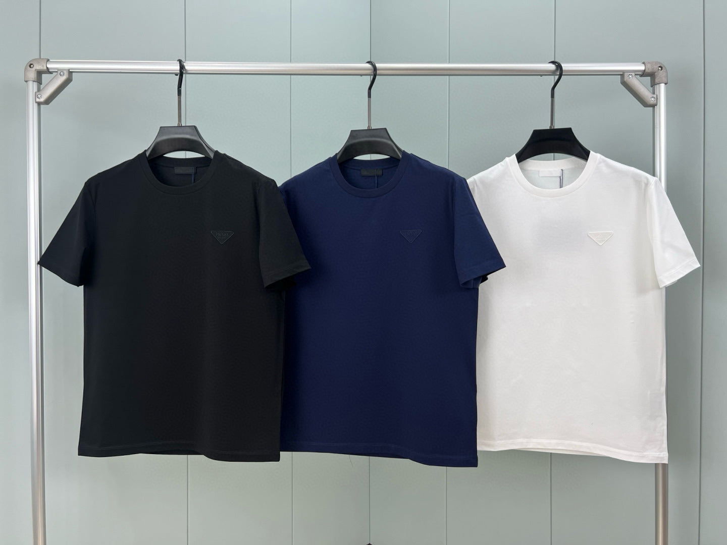 LuxluxHouse Best Quality Clothes T-shirt Prada