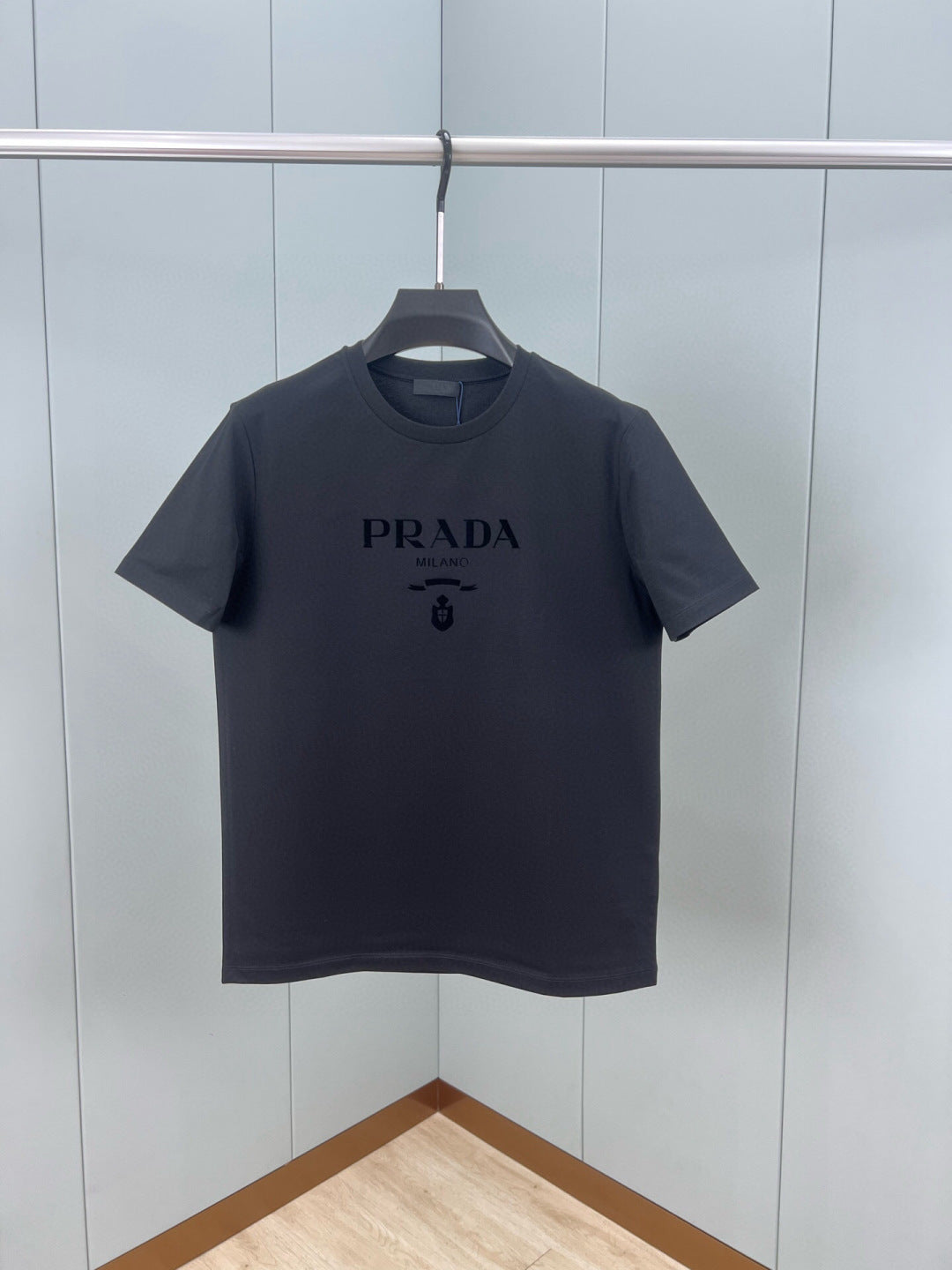 LuxluxHouse Best Quality Clothes T-shirt Prada