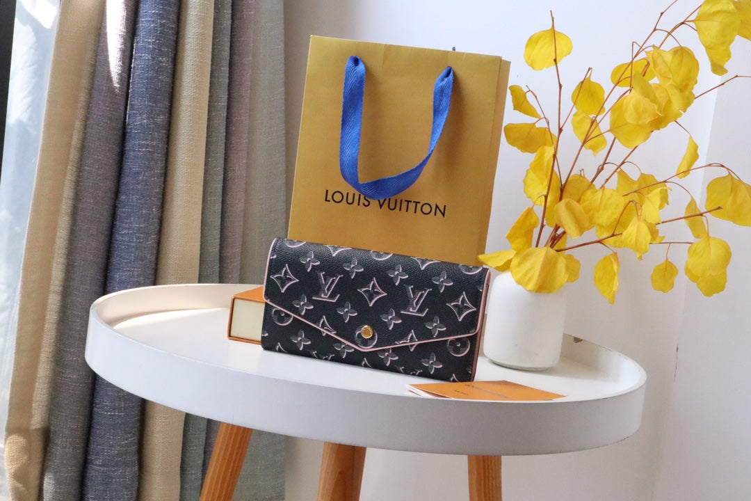 LuxluxHouse Great quality Louis Vuitton Bag Top Quality 19*10.5*2CM Free shipping