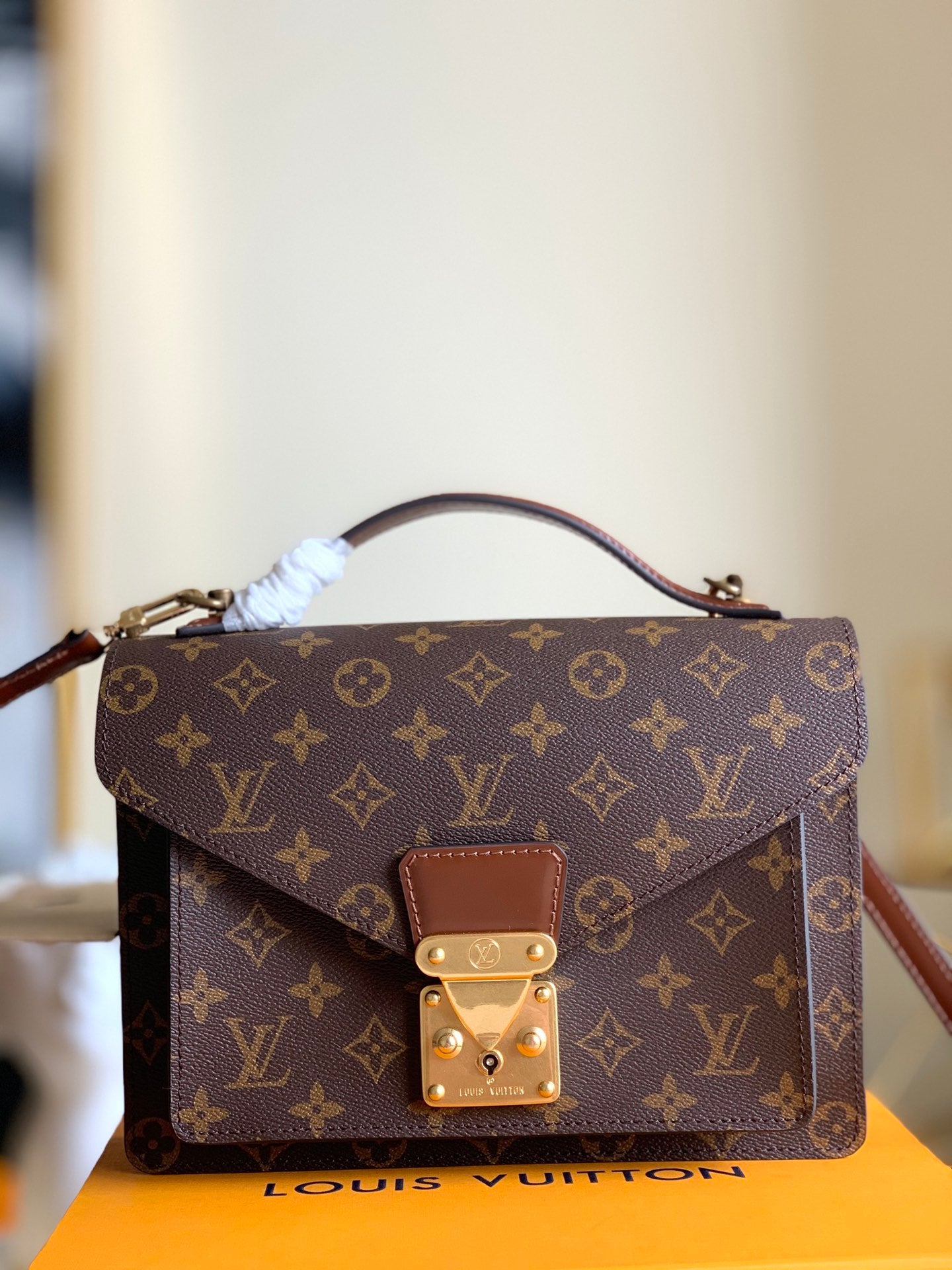 LuxluxHouse Great quality Louis Vuitton Top Bag 26*19*6cm Free shipping