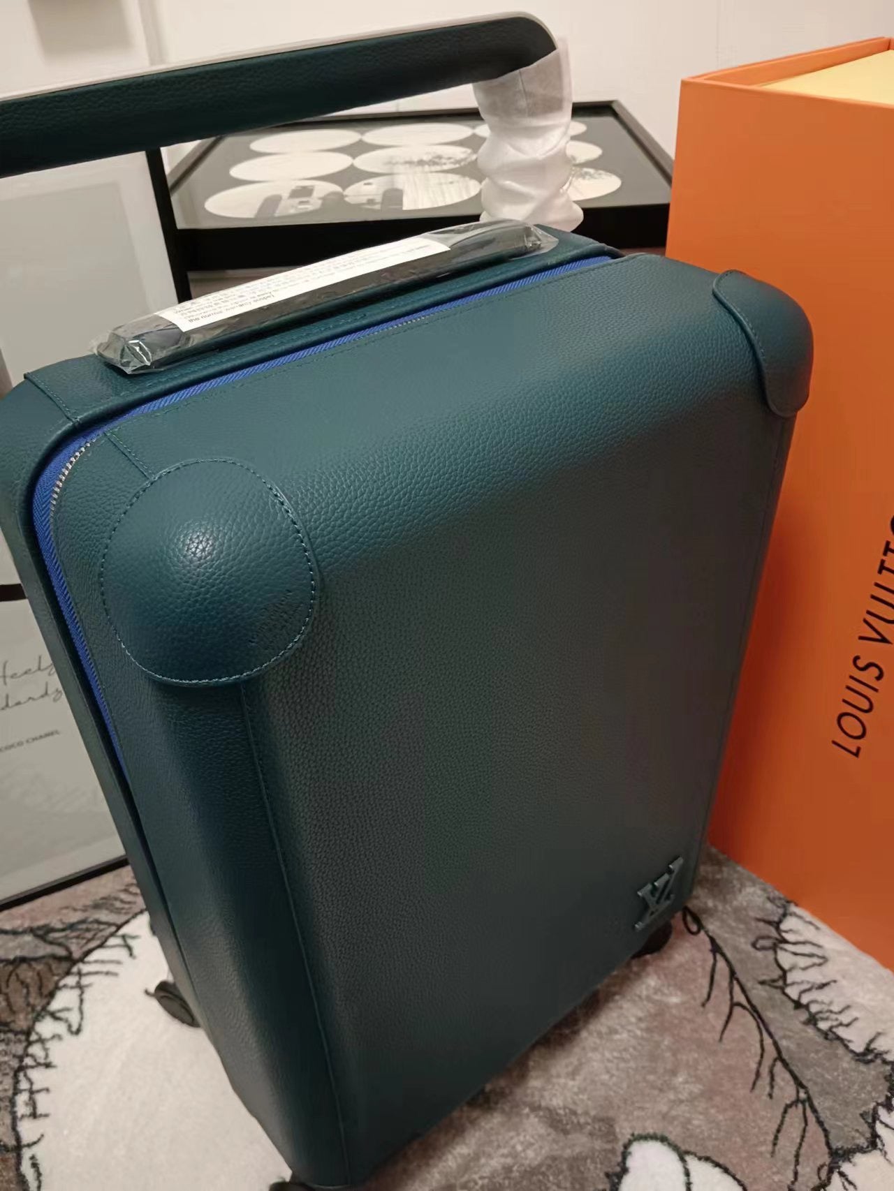 L*ouis V*uitton Luggage (LuxluxHouse)