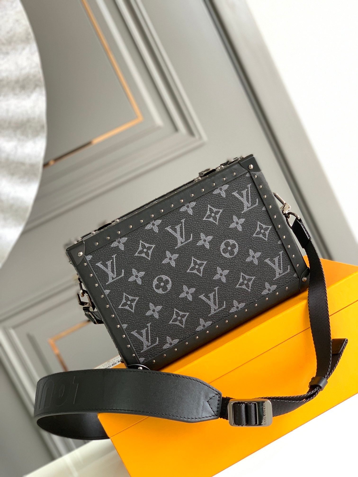 LuxluxHouse Great quality Louis Vuitton Top Bag 24.5*16.5*8cm Free shipping