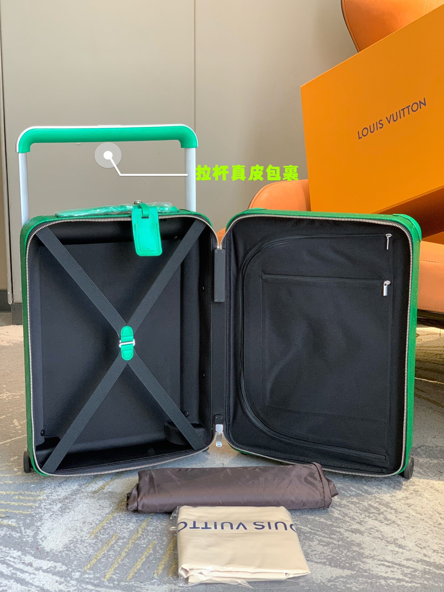 L*ouis V*uitton Luggage (LuxluxHouse)