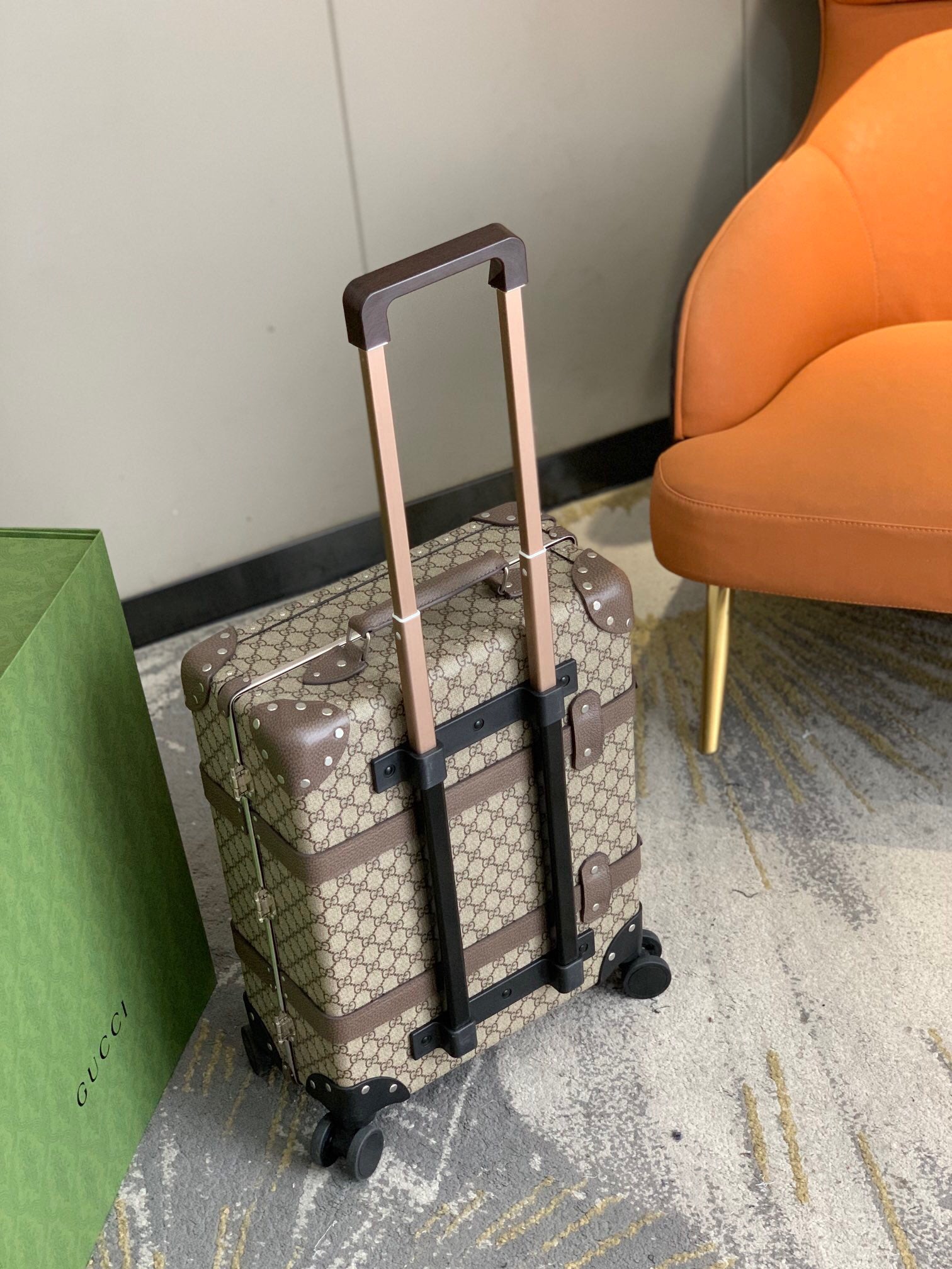 G*UCCI Luggage suitcase （LuxluxHouse）