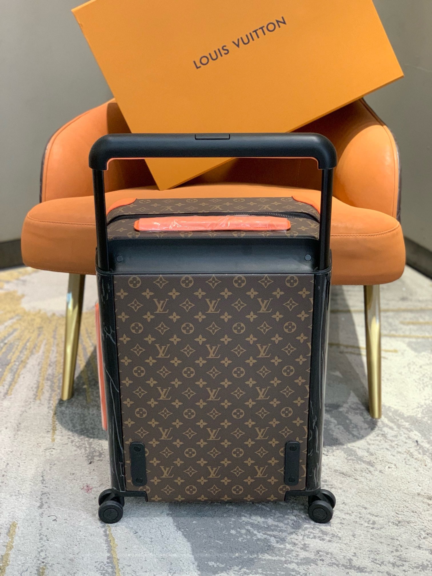 L*ouis V*uitton Luggage (LuxluxHouse)