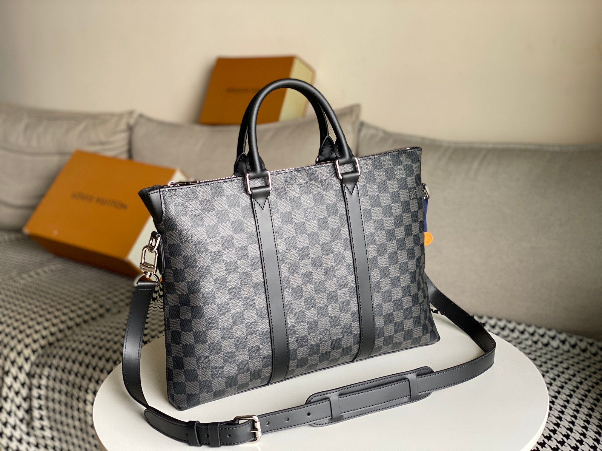 LuxluxHouse Great quality Louis Vuitton Bag Top Quality 39*29*5CM Free shipping