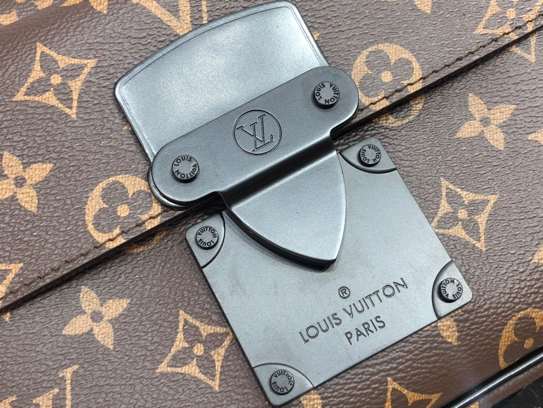 LuxluxHouse Great quality Louis Vuitton Bag Top Quality 22*18*8CM Free shipping