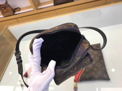 LuxluxHouse Great quality Louis Vuitton Bag Top Quality 15*17*8cm Free shipping