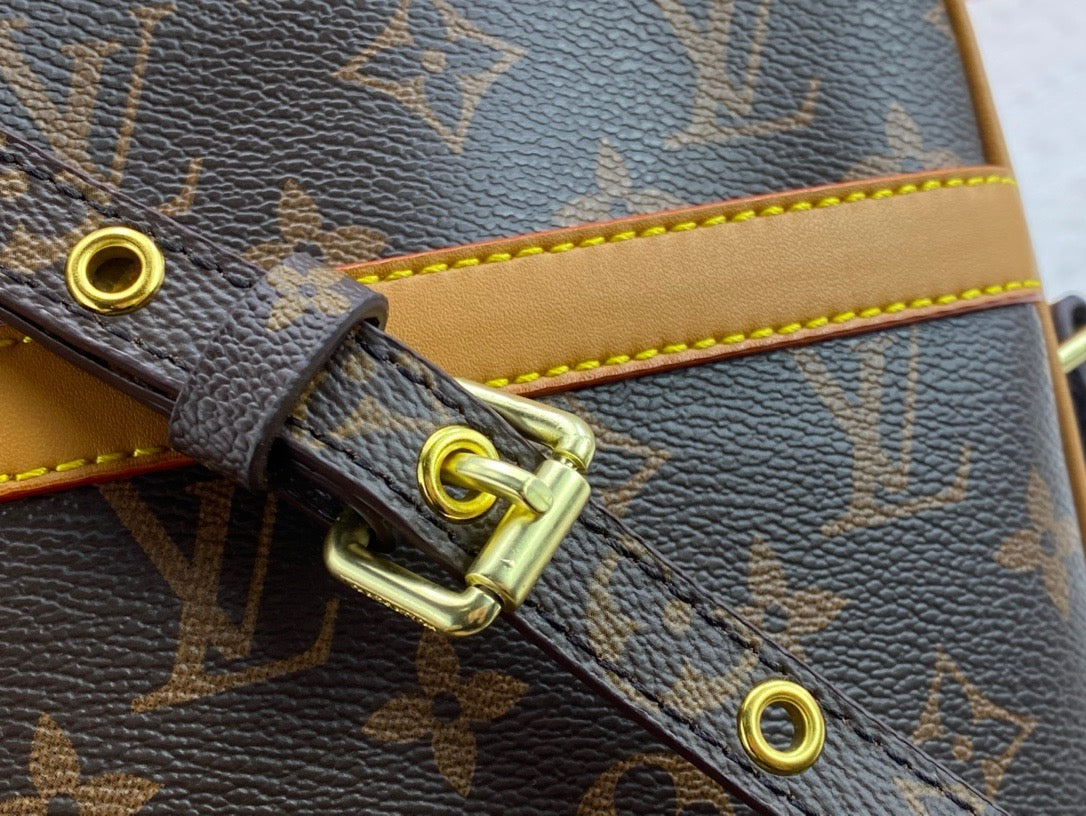 Men women Louis Vuitton Top Bag (LuxluxHouse)